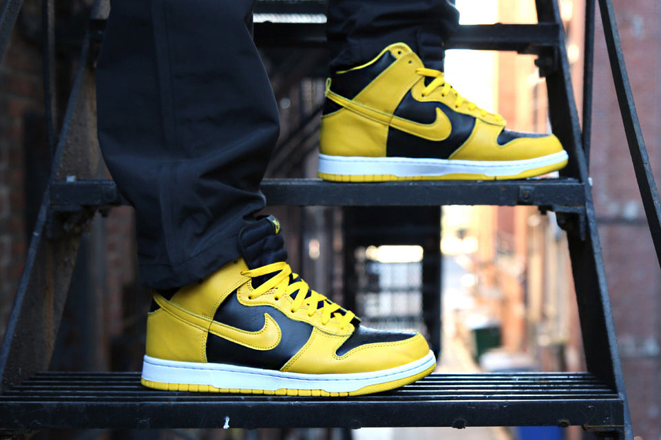 Nike Dunk Hi SP 'Varsity Maize' Online Drawing
