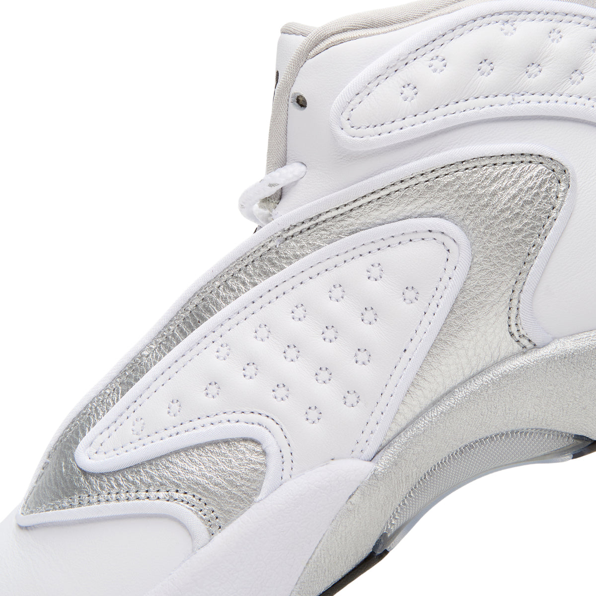Air Jordan OG (White/Metallic Silver-Black)